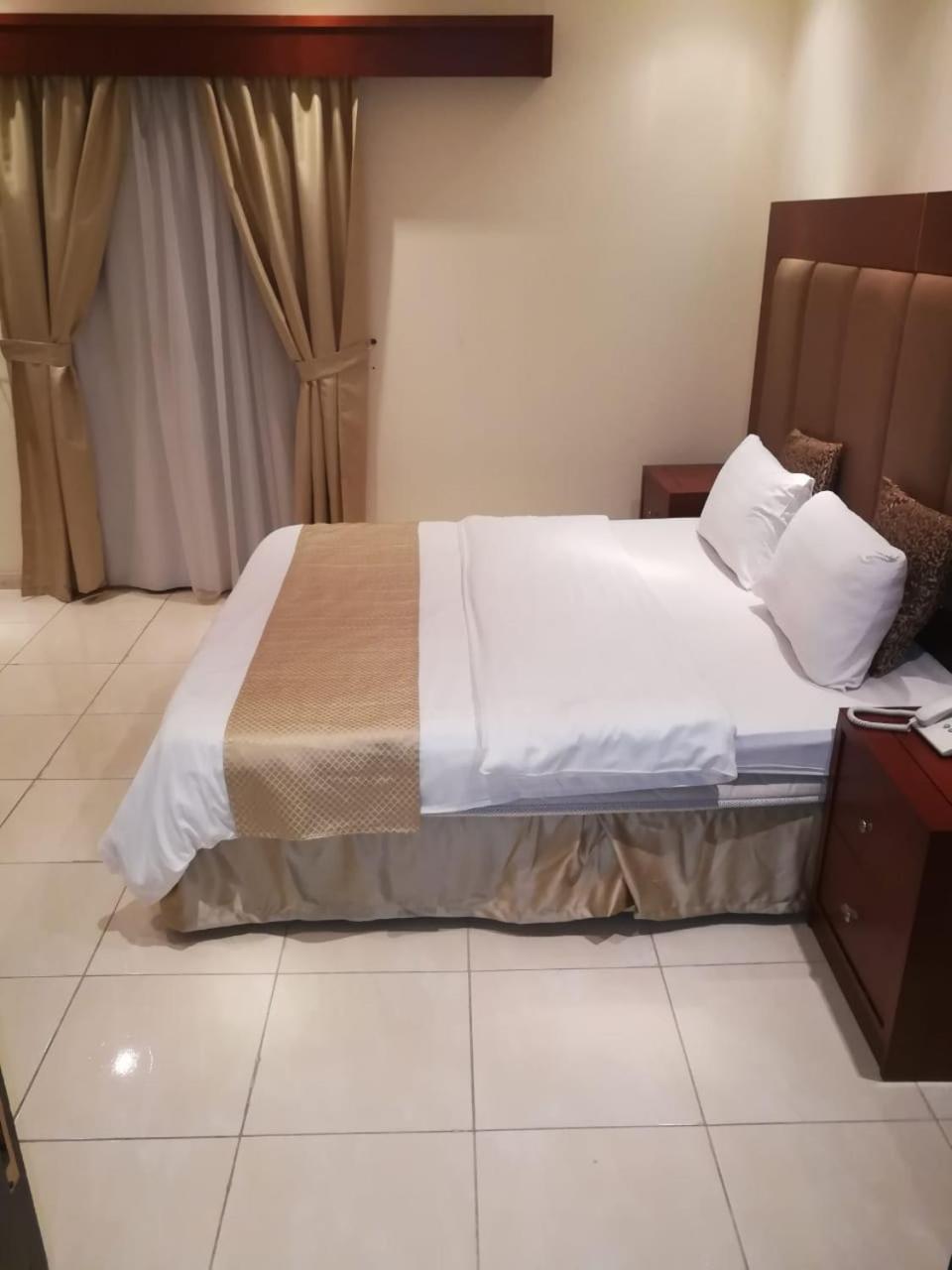 Hotel Leen Serviced