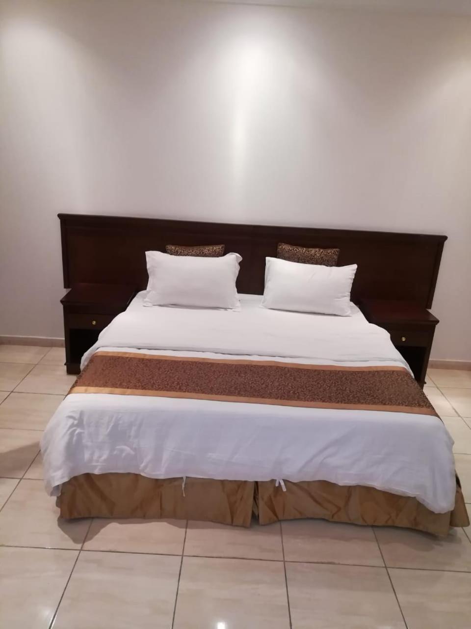 Hotel Leen Serviced